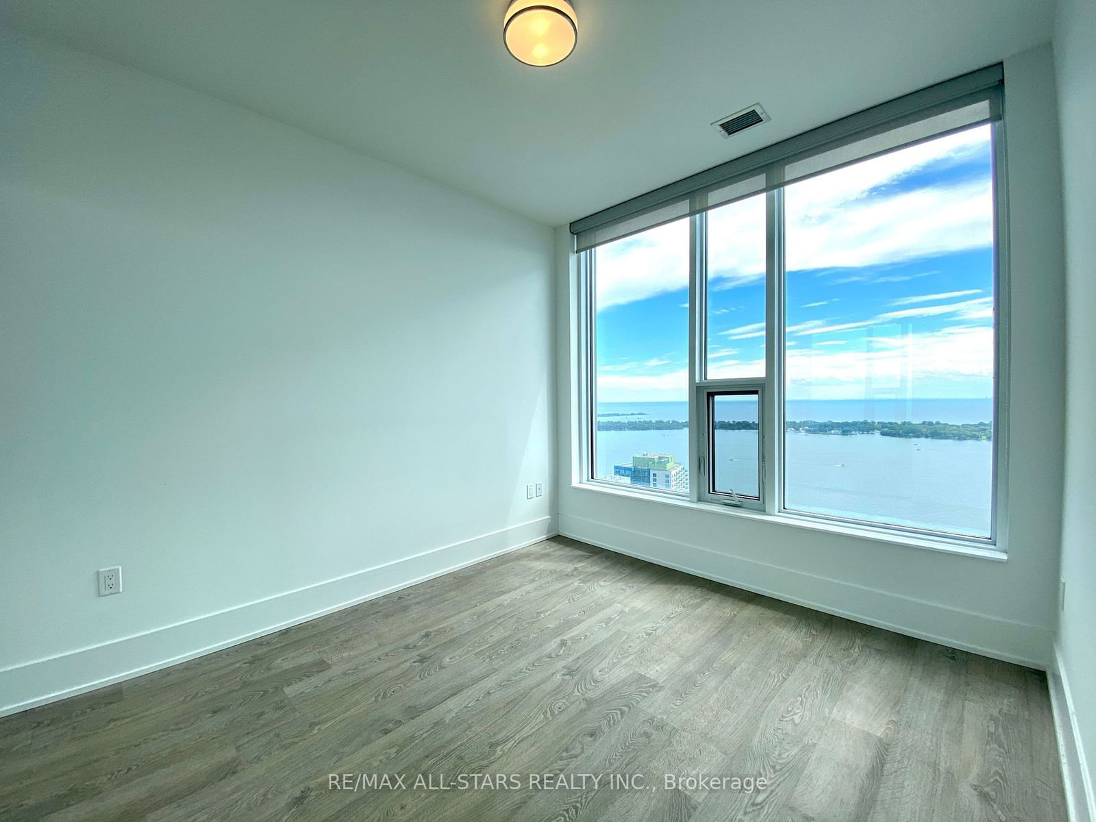 10 York St, unit 4909 for rent