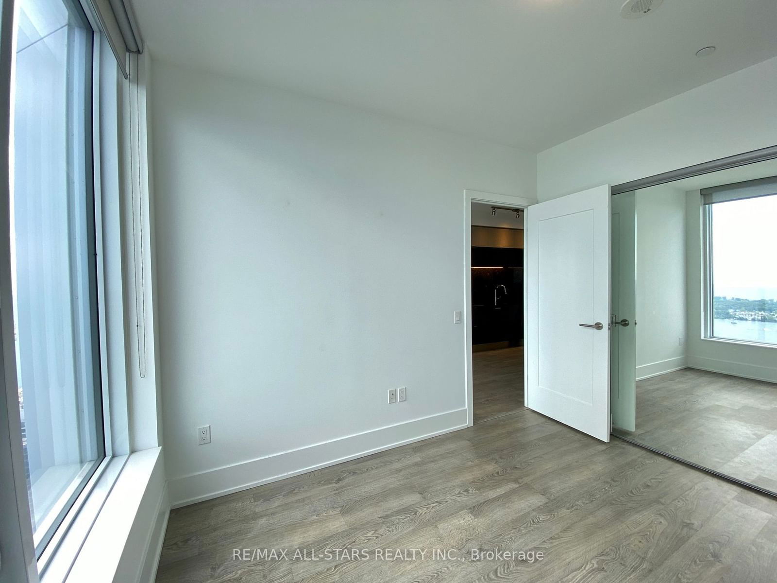 10 York St, unit 4909 for rent