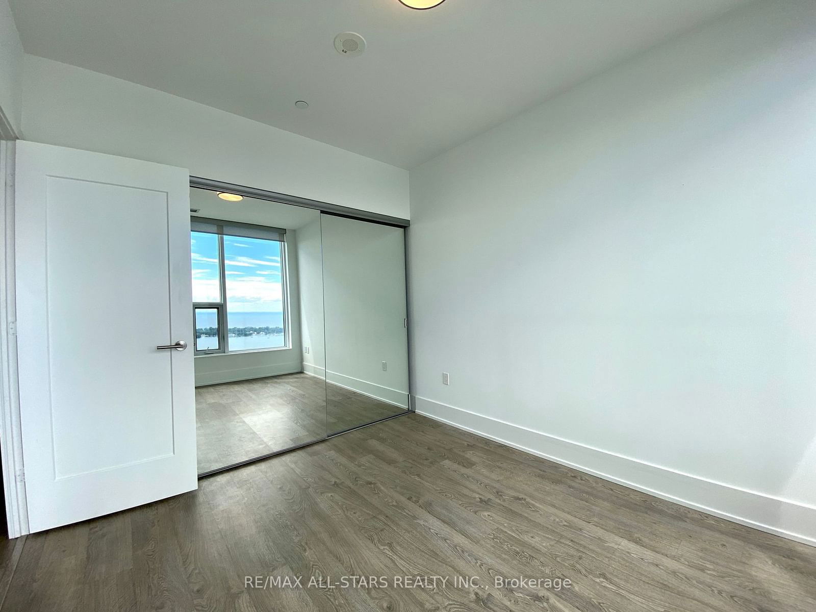 10 York St, unit 4909 for rent