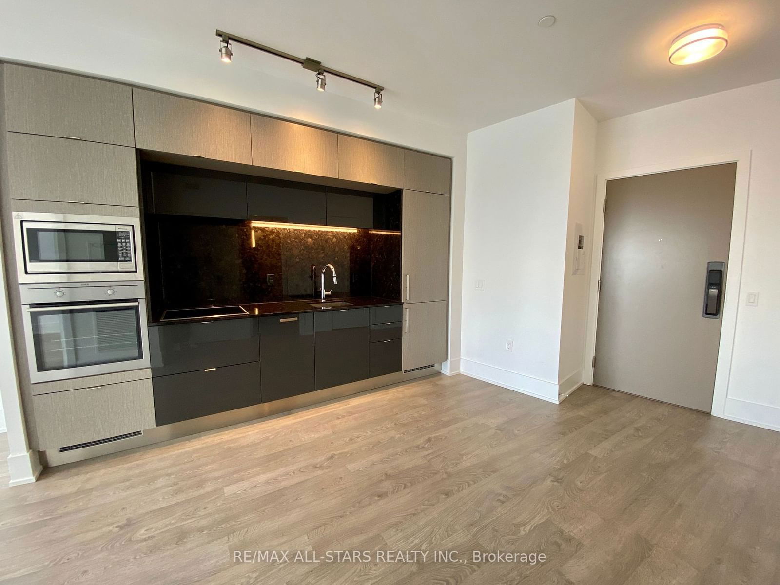 10 York St, unit 4909 for rent