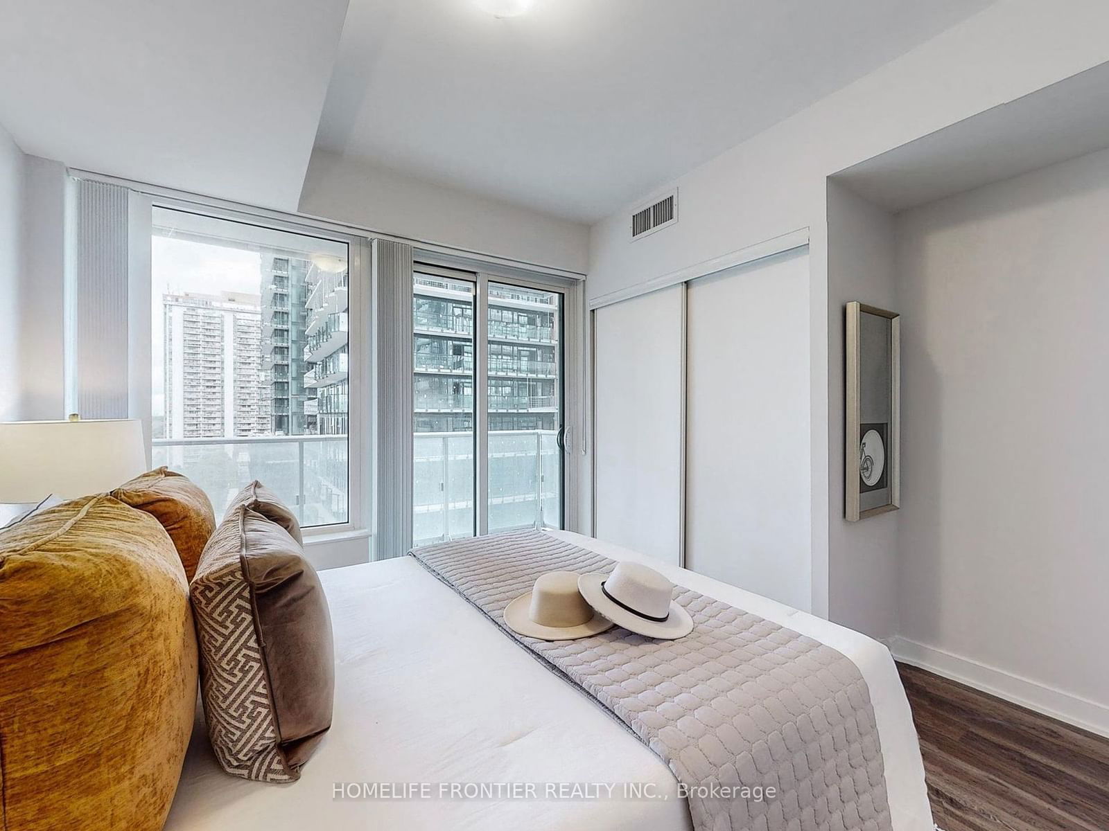 99 Broadway Ave, unit 1003 for sale