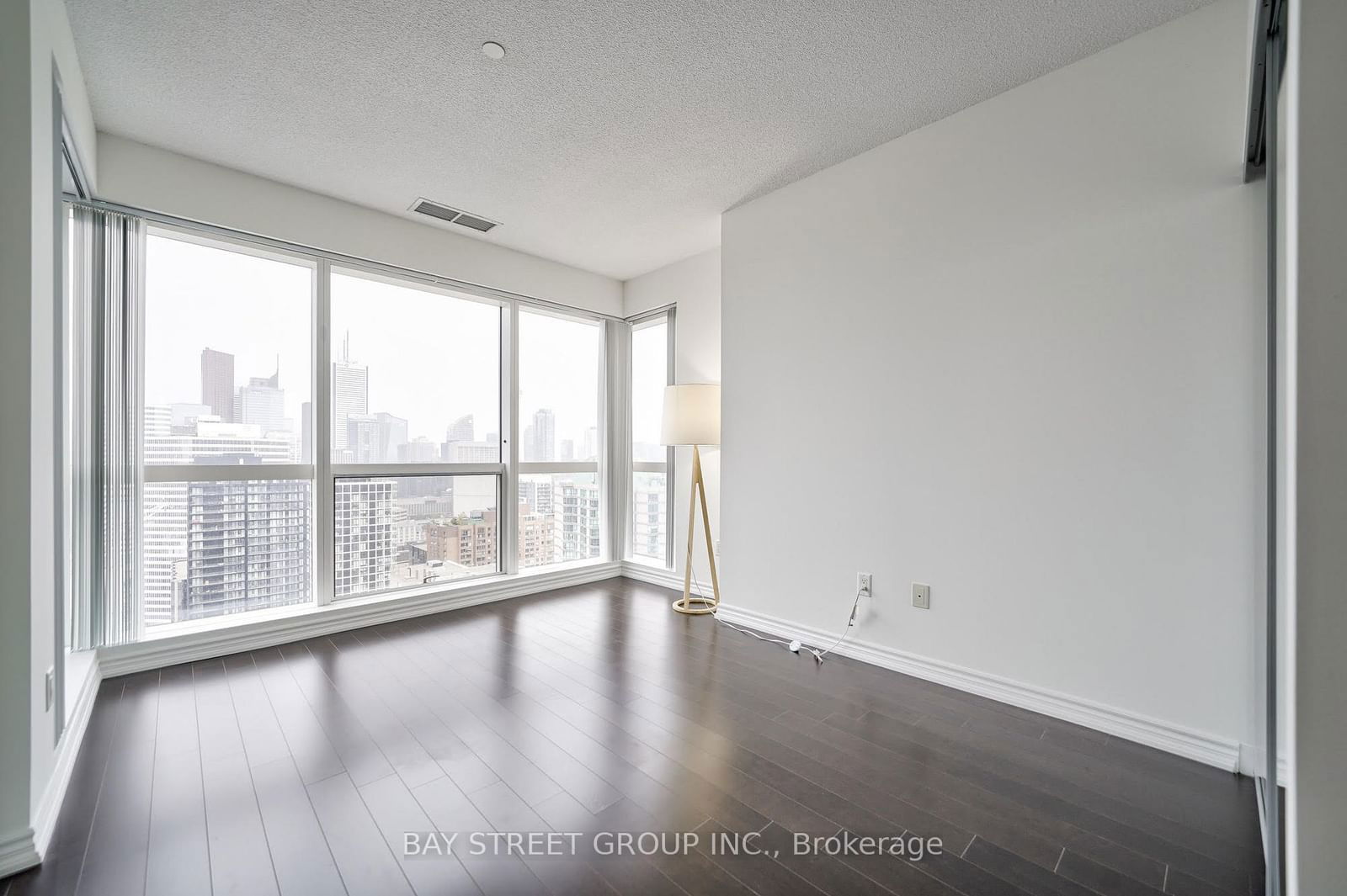 386 Yonge St, unit 3209 for sale