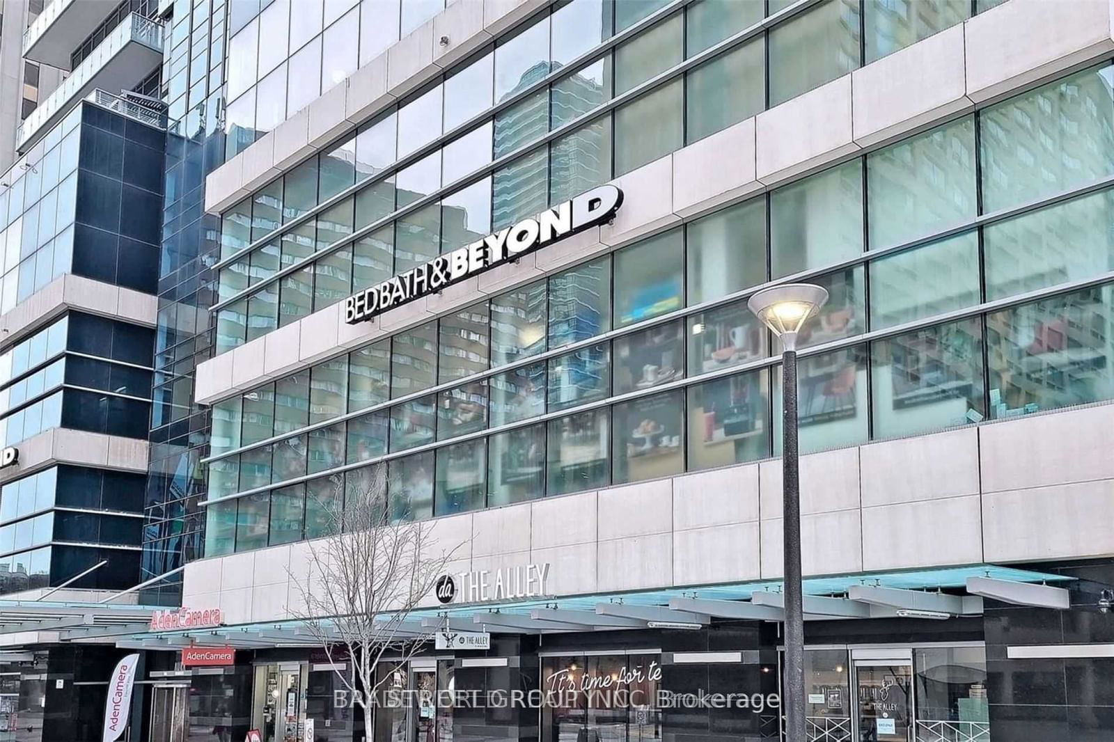 386 Yonge St, unit 3209 for sale