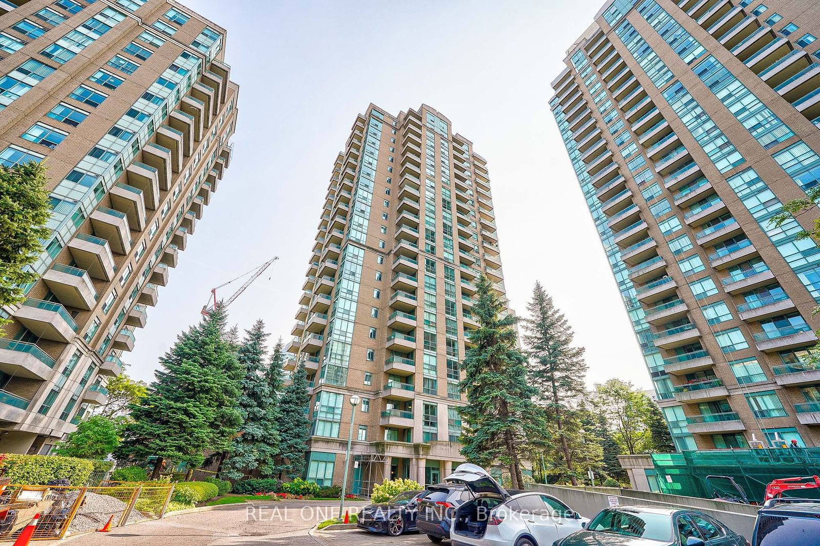 3 Pemberton Ave, unit 1902 for sale