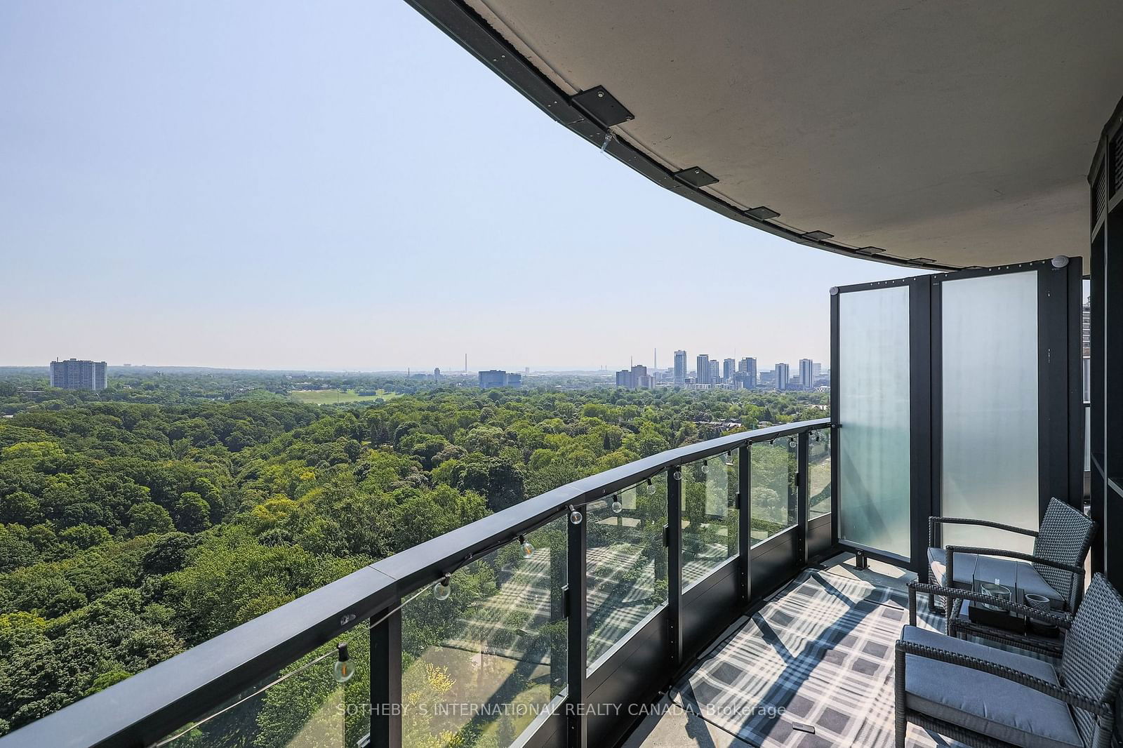 585 Bloor St E, unit 1917 for sale