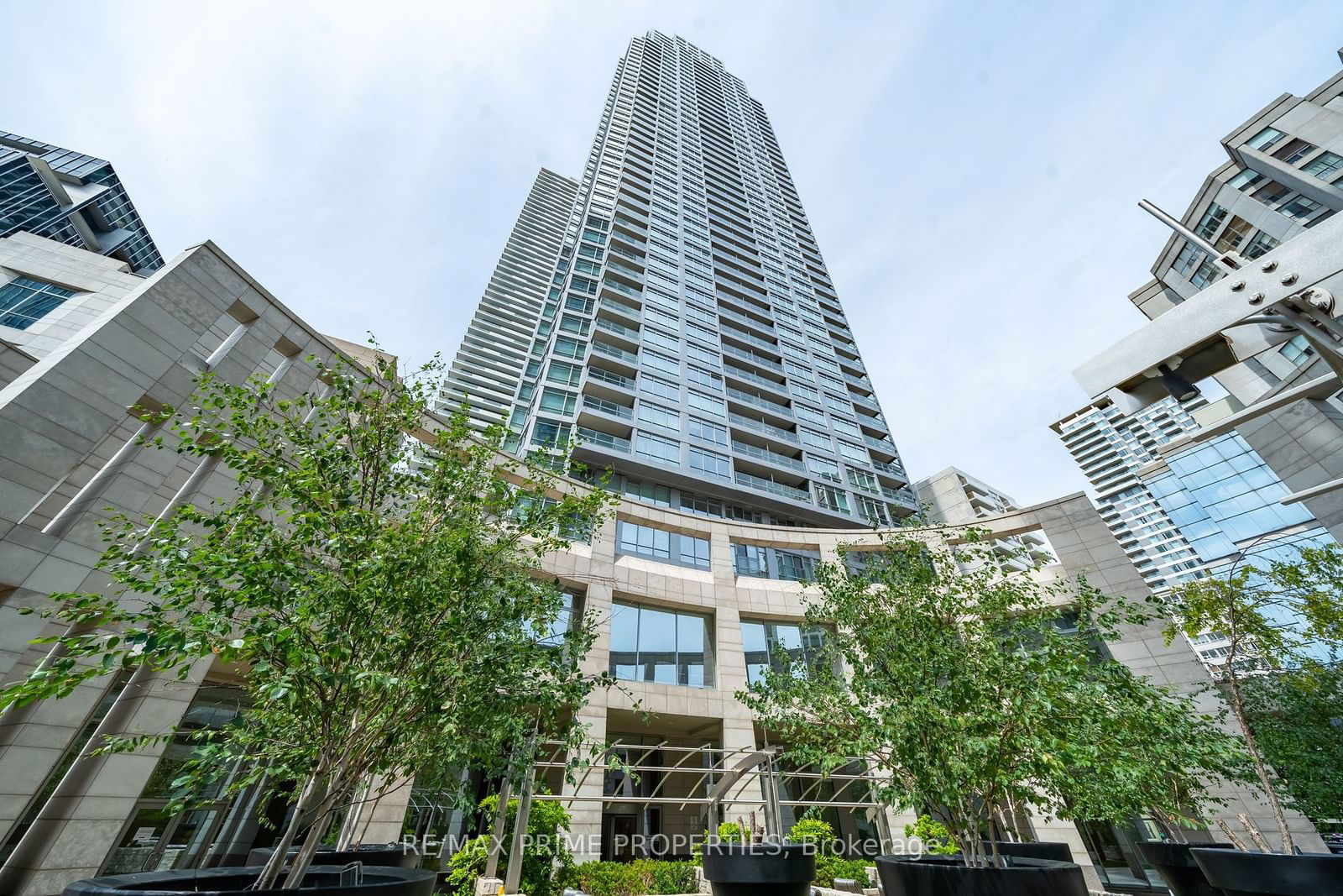 2191 Yonge St, unit 4403 for rent