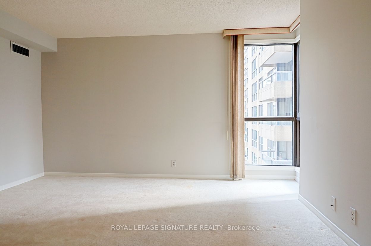 3 Concorde Pl, unit 405 for rent