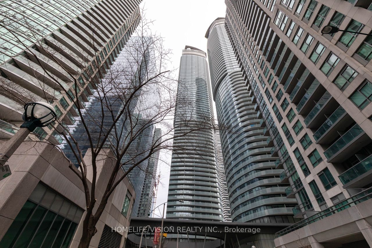 12 York St, unit 4009 for rent