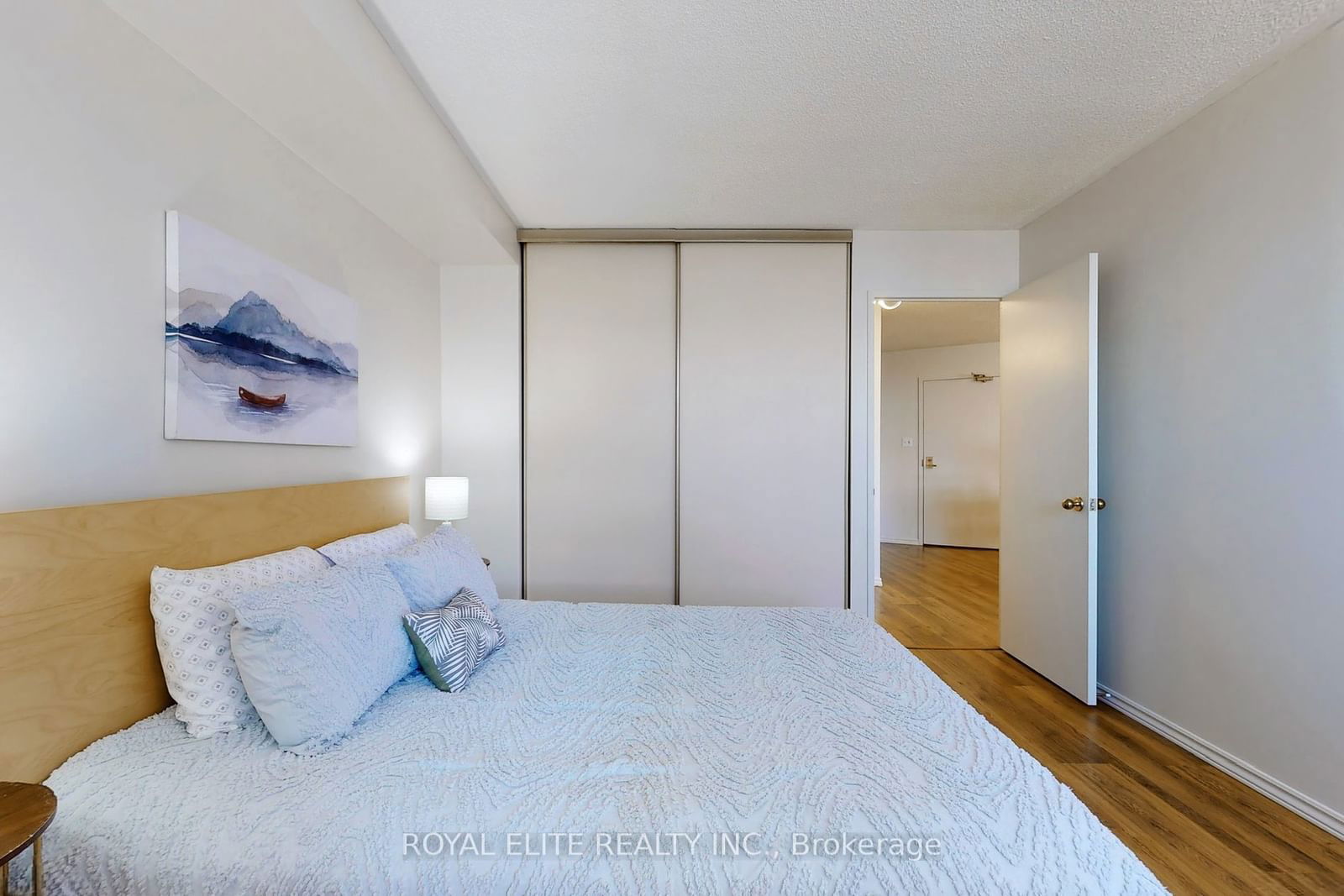 270 Queens Quay W, unit 2504 for sale