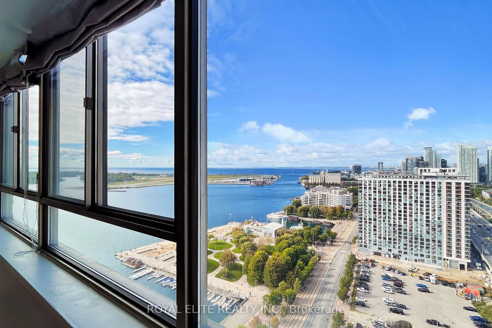 270 Queens Quay W, unit 2504 for sale