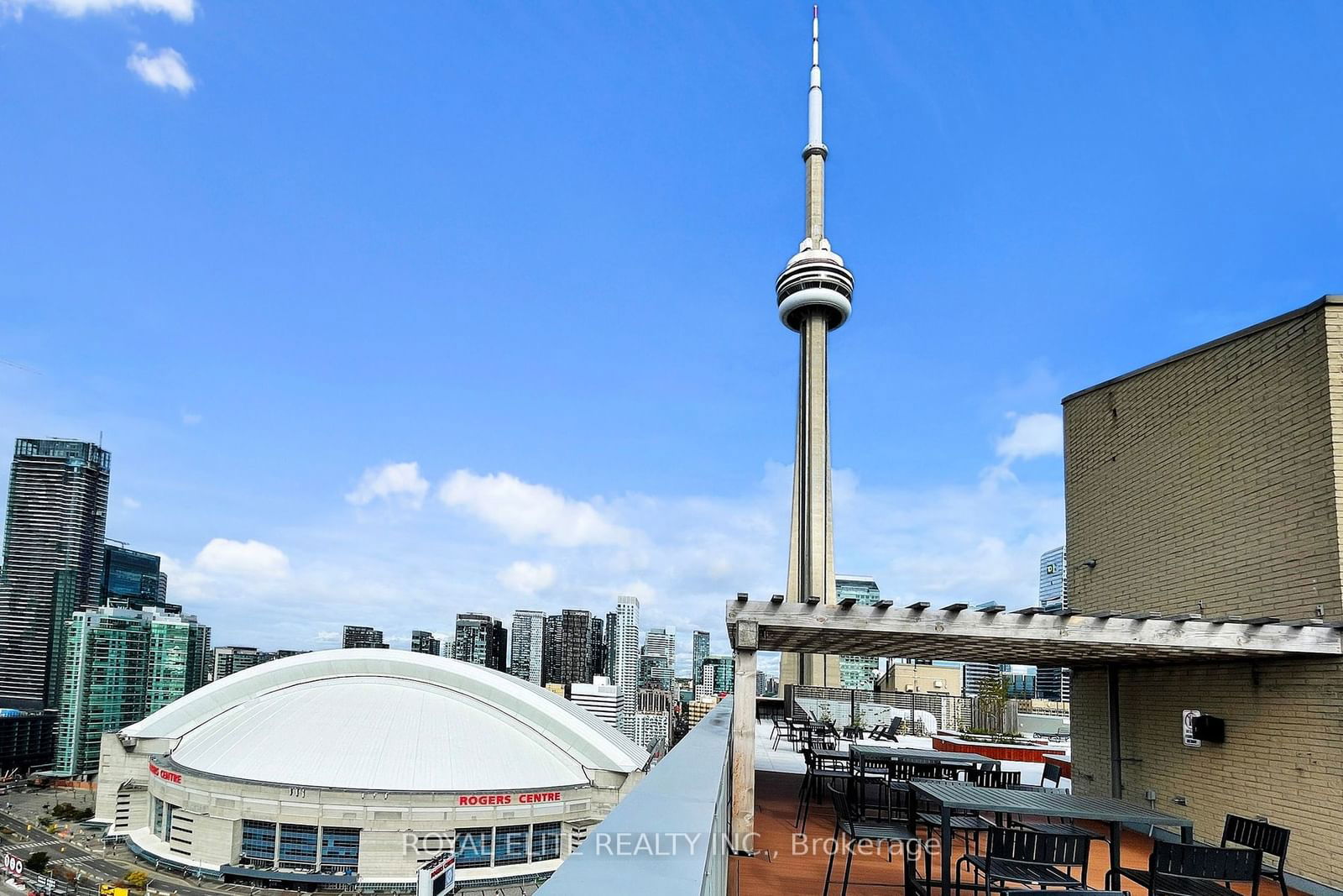 270 Queens Quay W, unit 2504 for sale