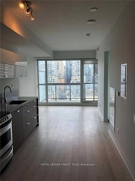 290 Adelaide St W, unit 1706 for sale