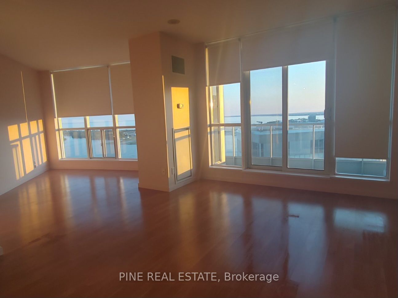 208 Queens Quay W, unit 3411 for rent