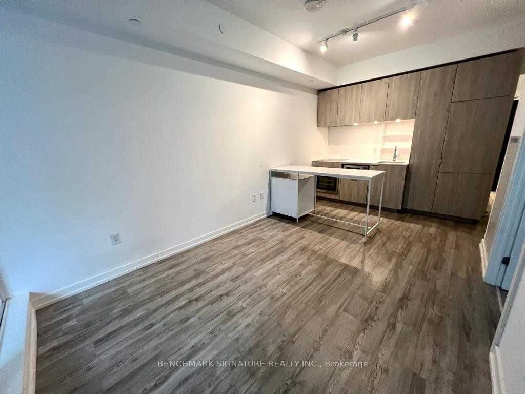 77 Shuter St, unit 205 for rent