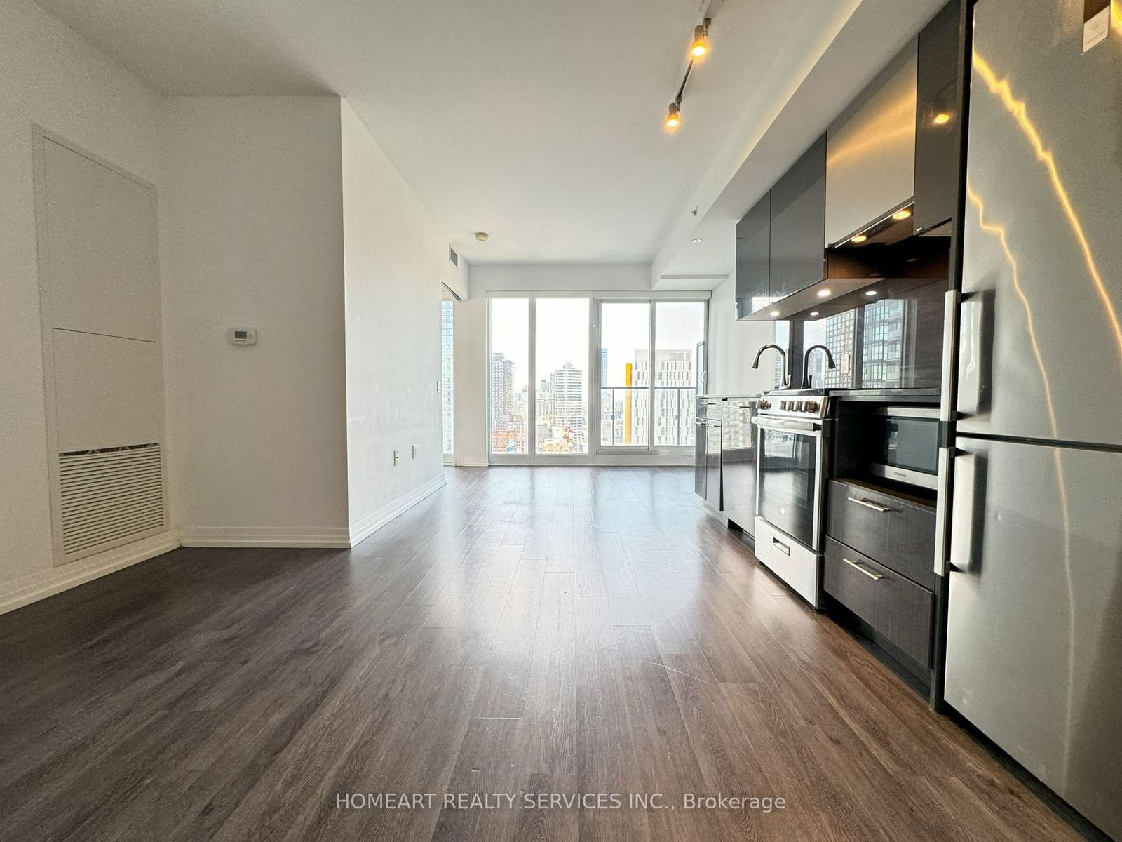 251 Jarvis St, unit 2708 for rent