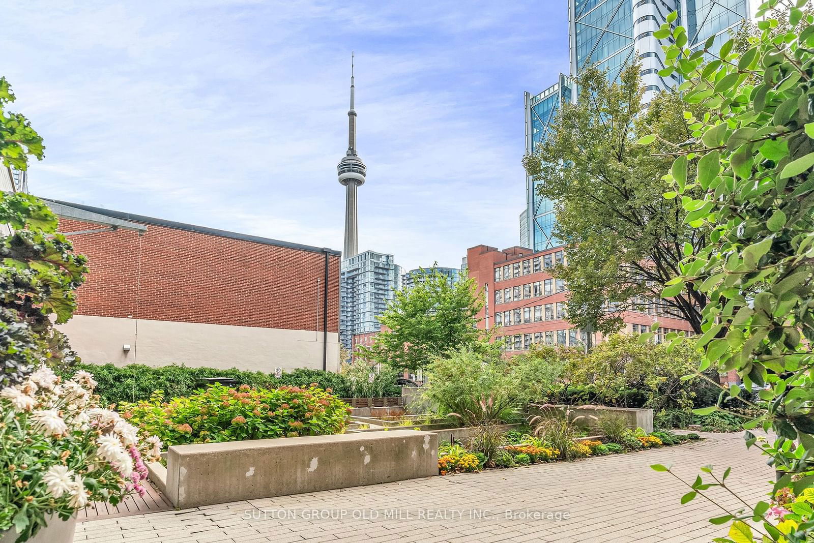 400 Wellington St W, unit 807 for rent