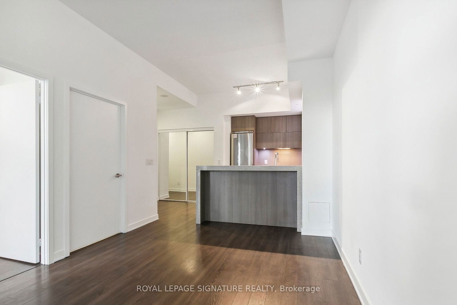 170 Sumach St, unit 401 for sale