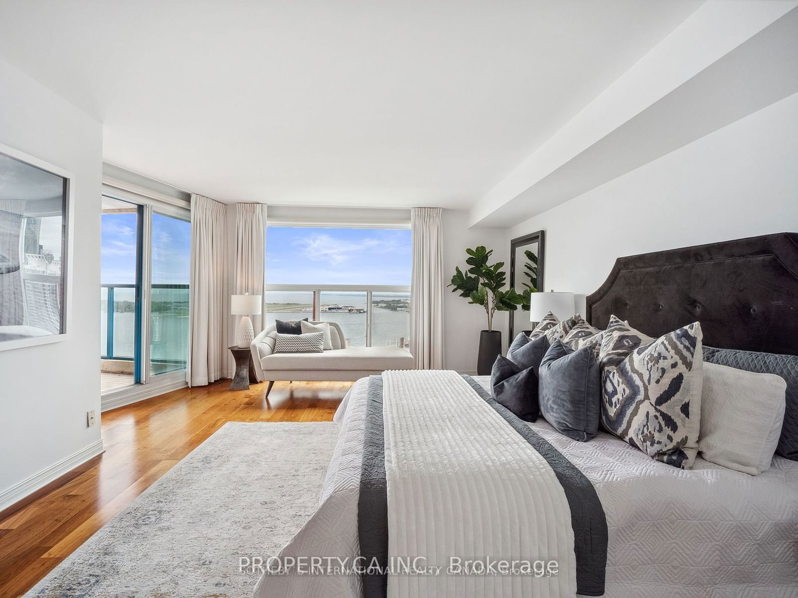 99 Harbour Sq, unit 2508 for rent