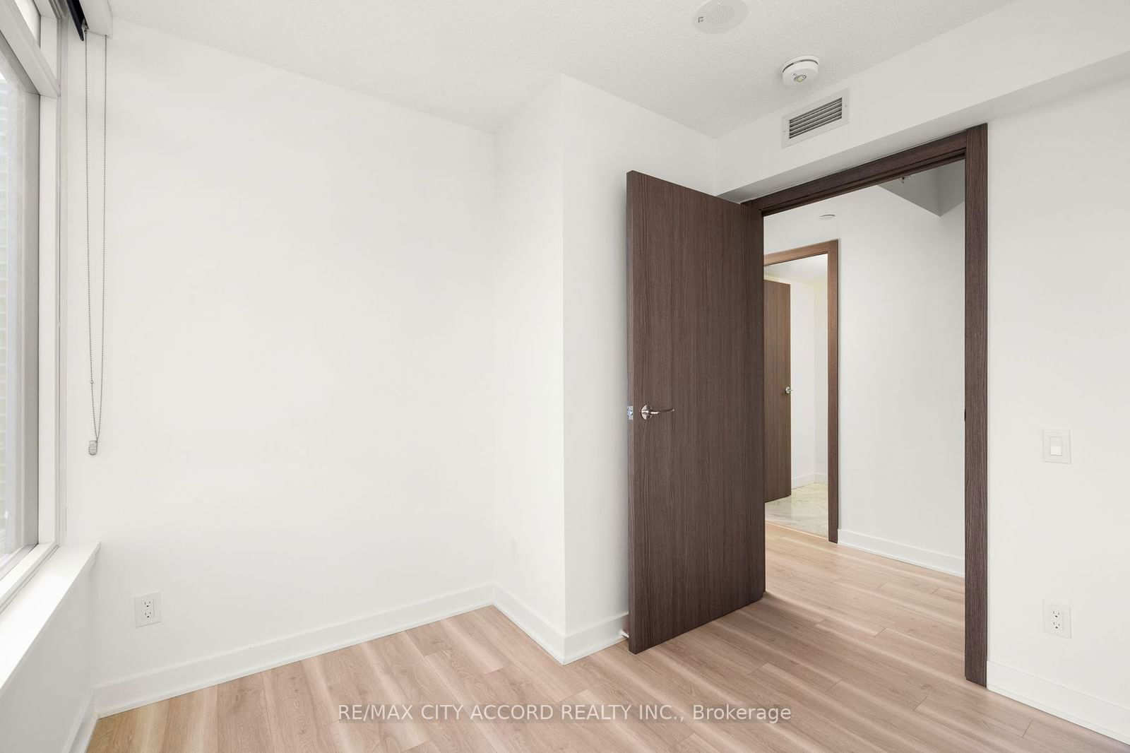 17 Bathurst St, unit 2015 for rent