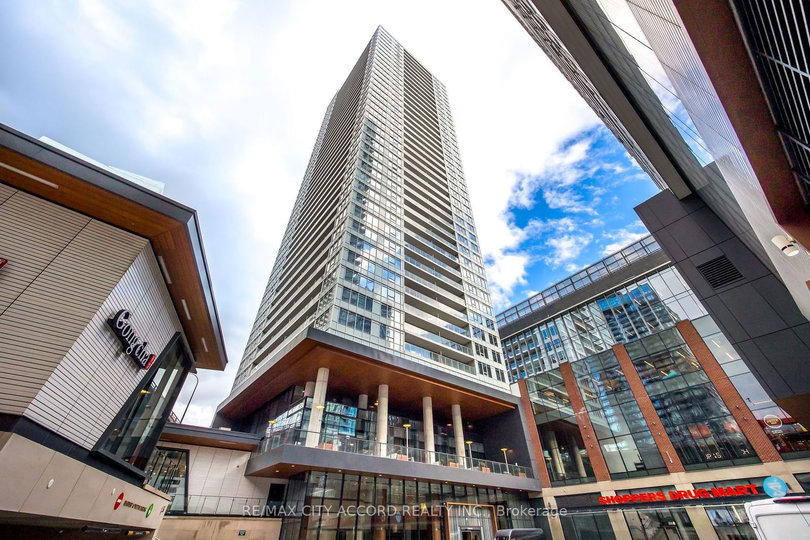 17 Bathurst St, unit 2015 for rent