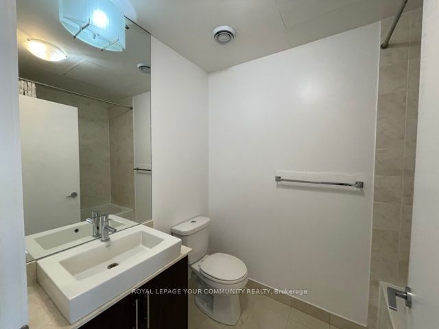 65 Bremner Blvd, unit 4006 for rent