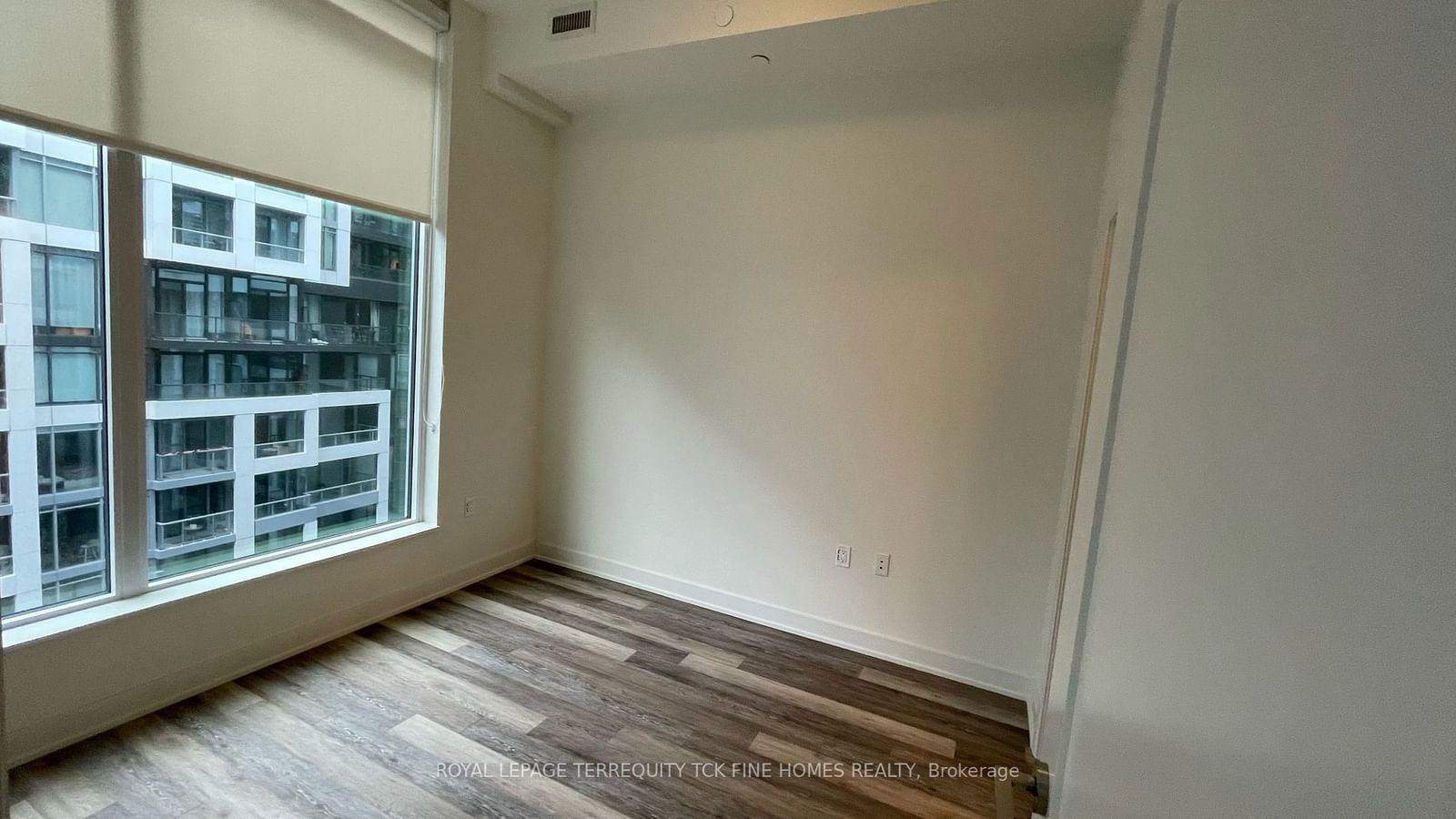 27 Bathurst St, unit 816W for rent