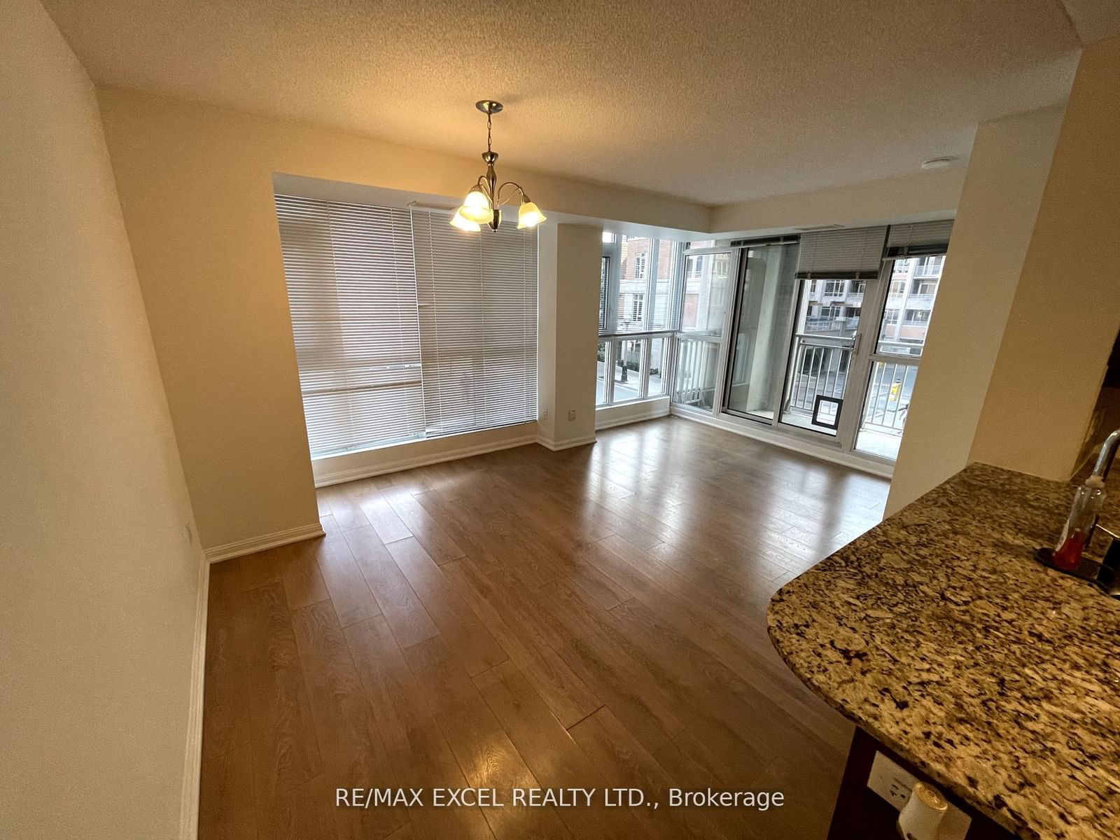 35 Bastion St, unit 307 for rent