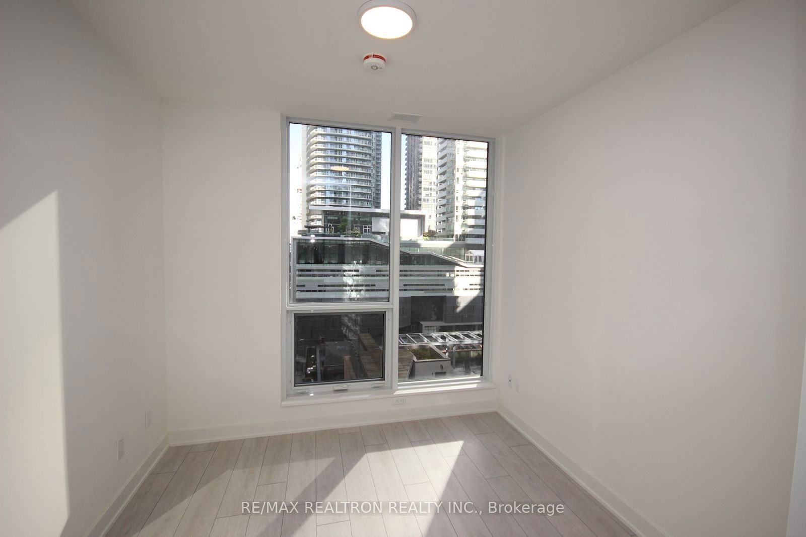 15 Mercer St, unit 816 for rent