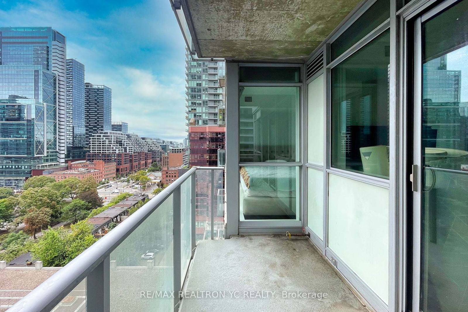 375 King St W, unit 1403 for sale