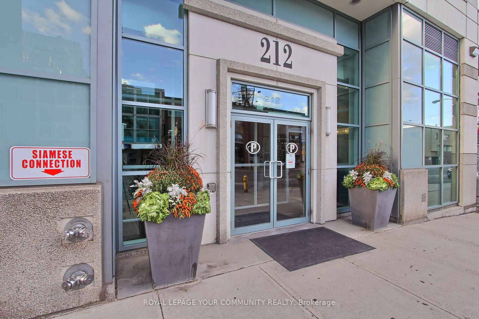 212 Eglinton Ave, unit 907 for sale