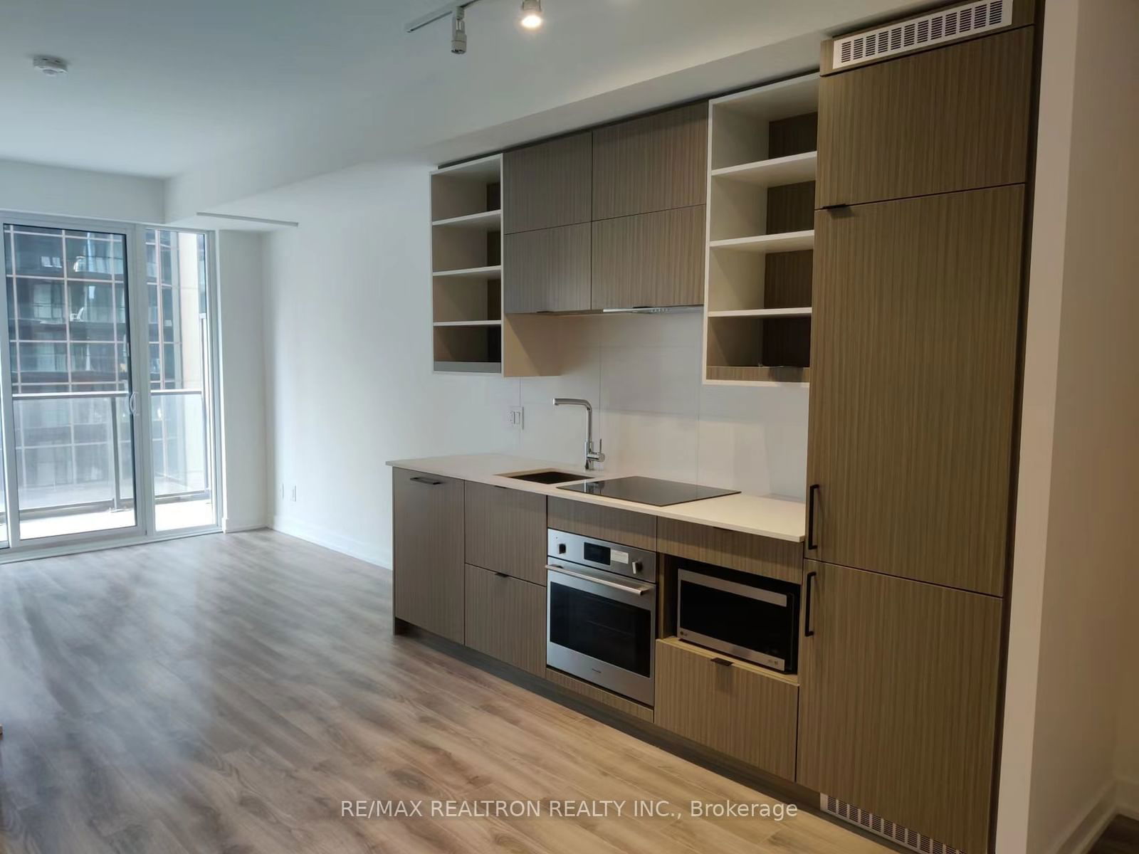 20 Edward St, unit 605 for rent