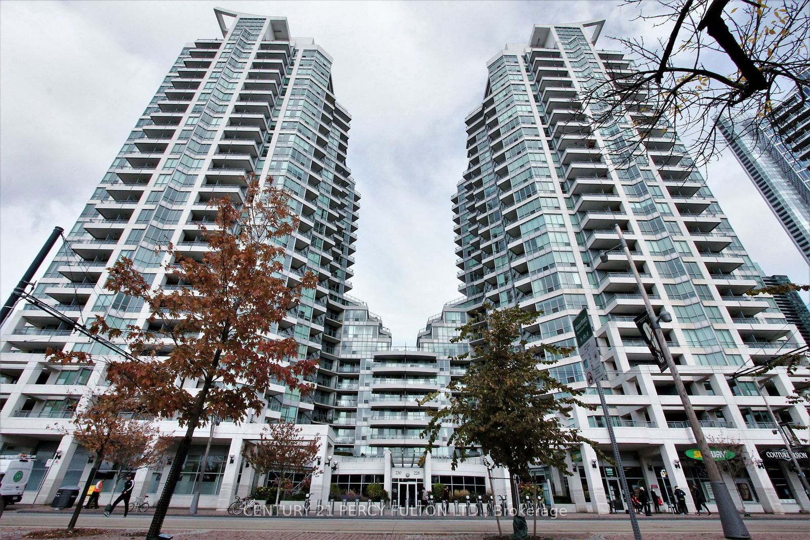 230 Queens Quay W, unit 223 for rent