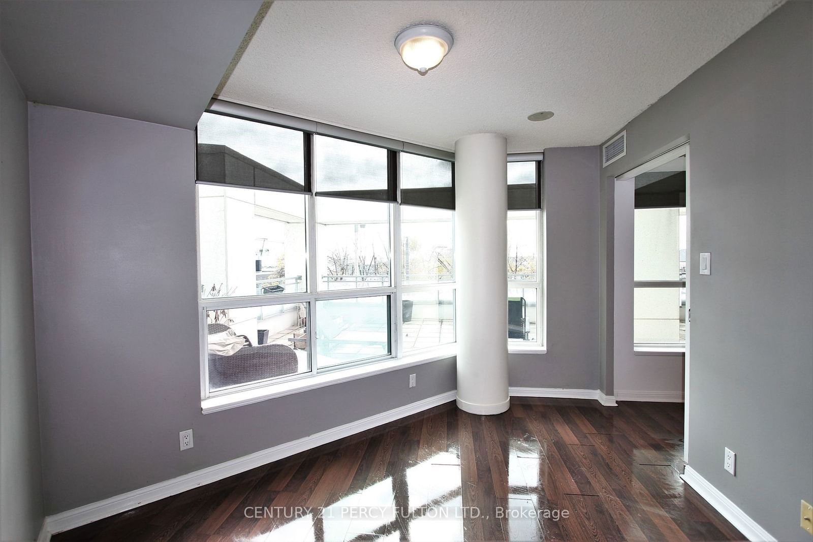 230 Queens Quay W, unit 223 for rent