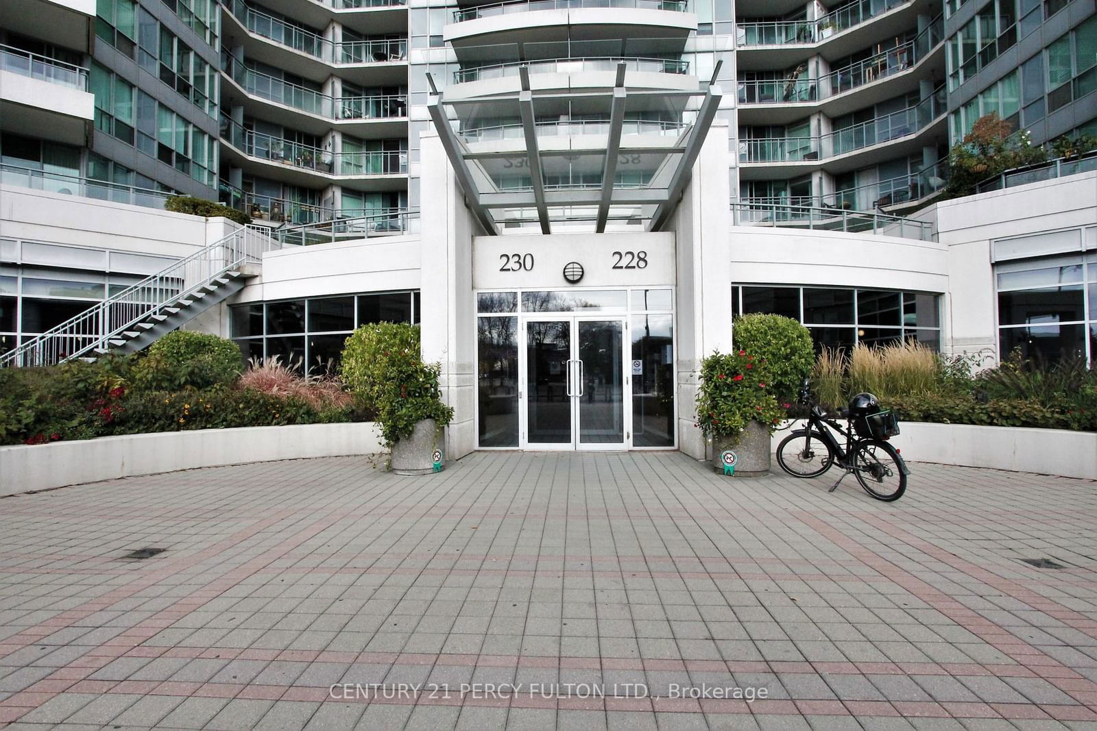 230 Queens Quay W, unit 223 for rent