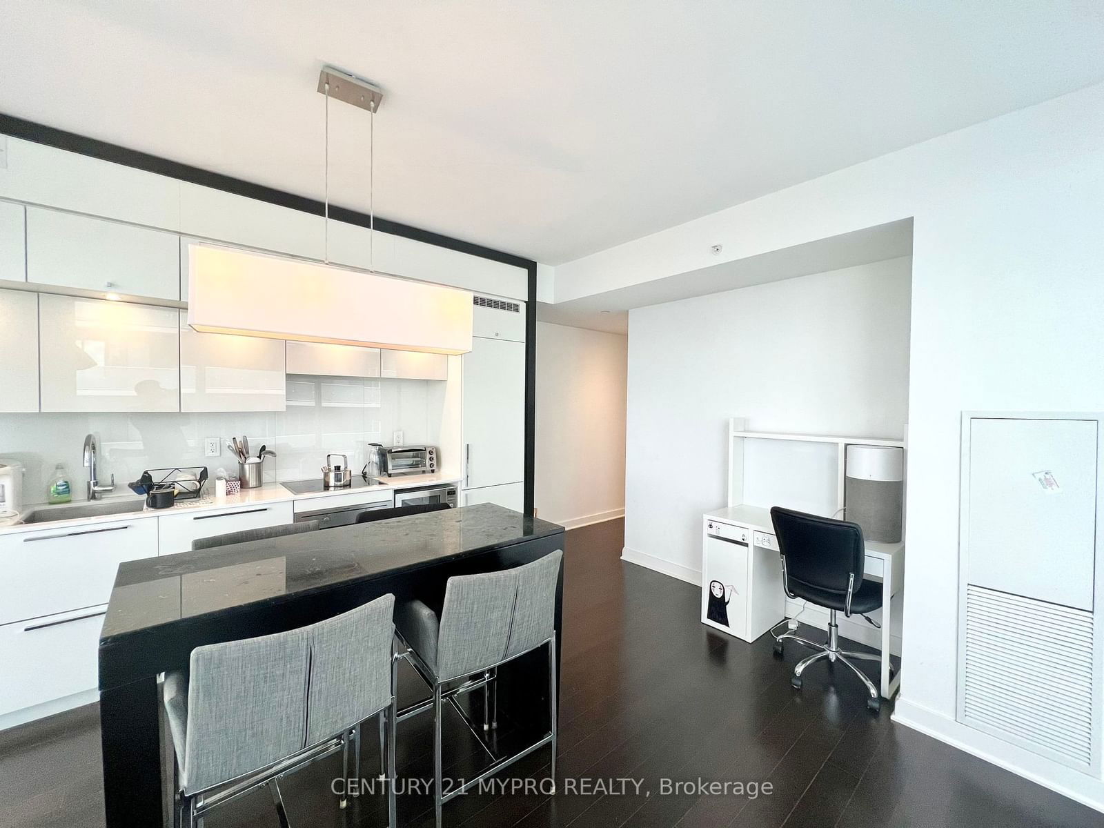 15 Grenville St, unit 4309 for rent