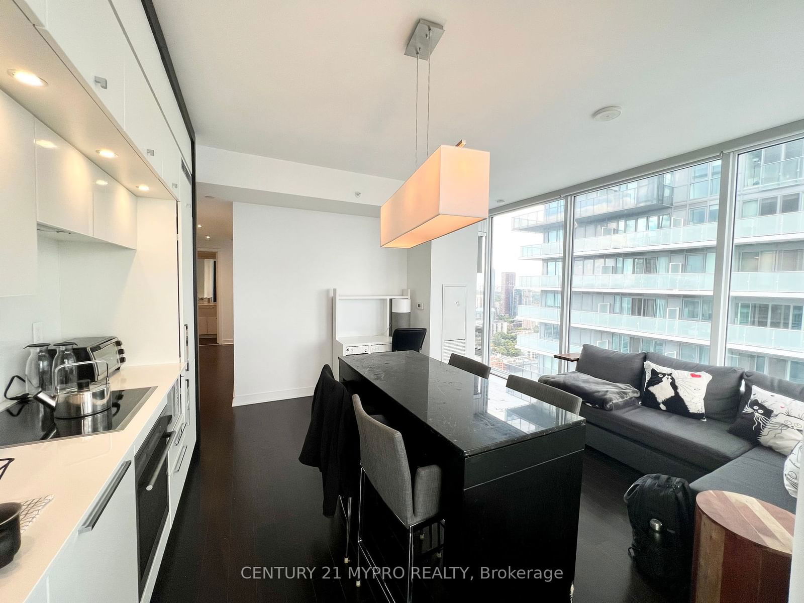 15 Grenville St, unit 4309 for rent