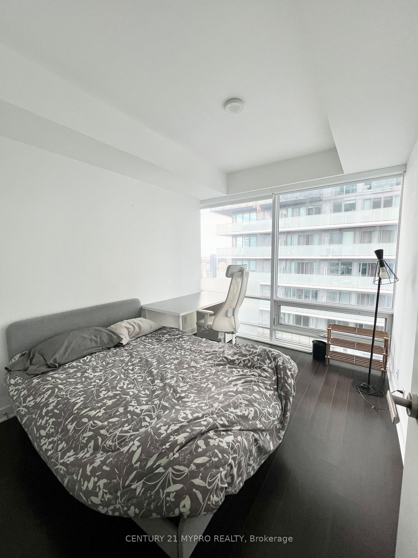 15 Grenville St, unit 4309 for rent