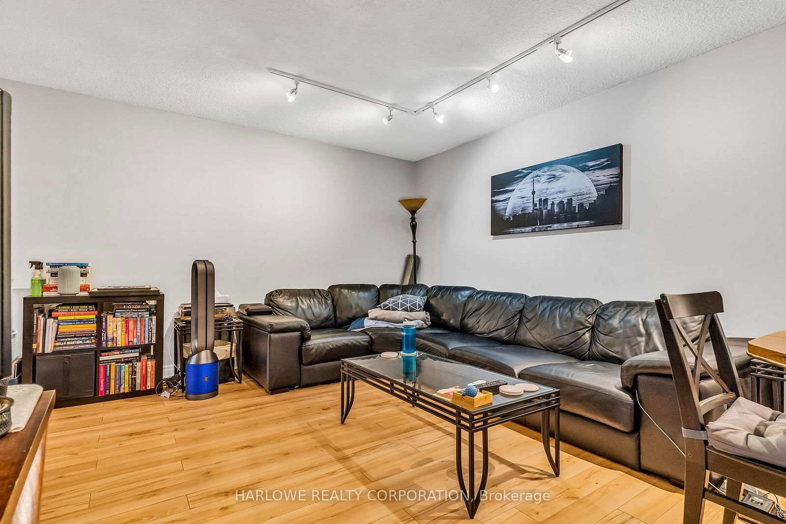 633 Bay St, unit 213 for sale