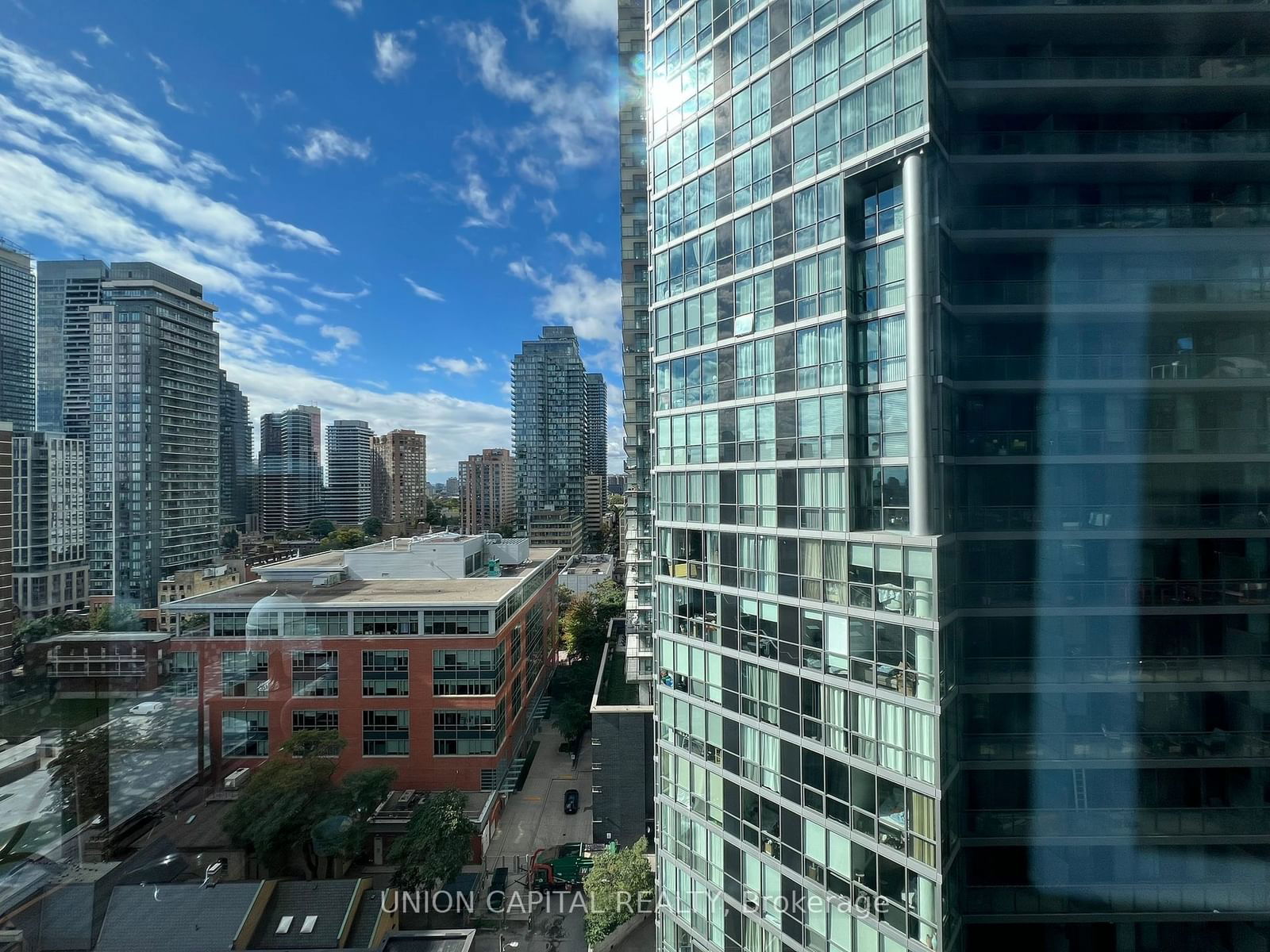 55 Charles St, unit 1406 for sale