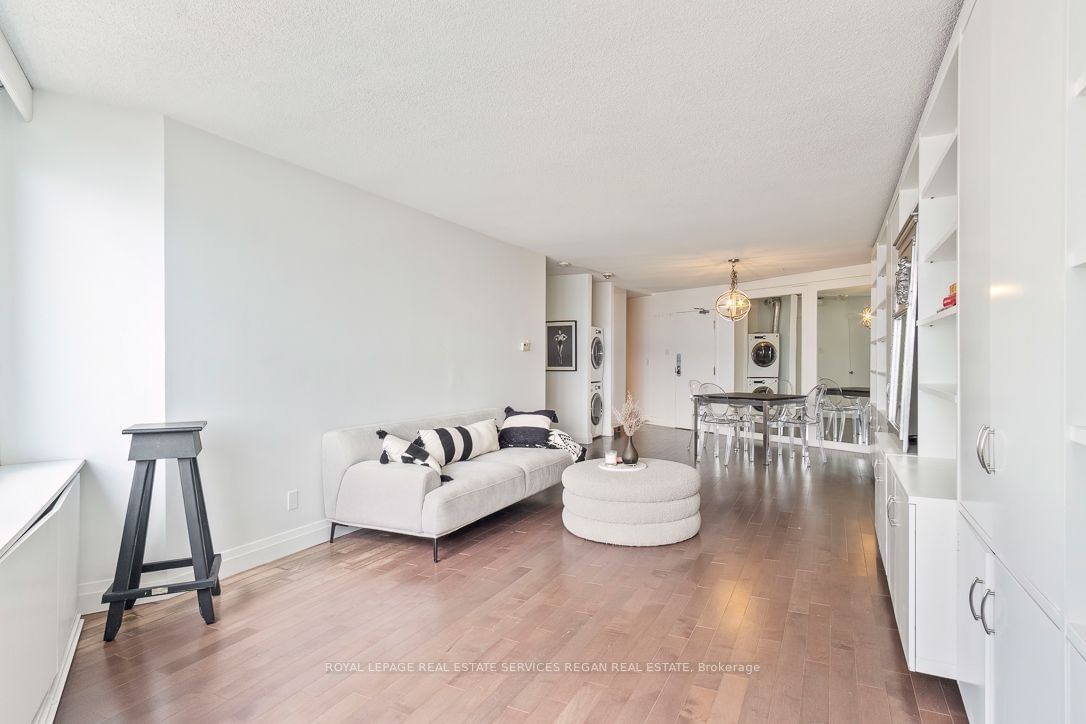 250 Queens Quay W, unit 1803 for rent