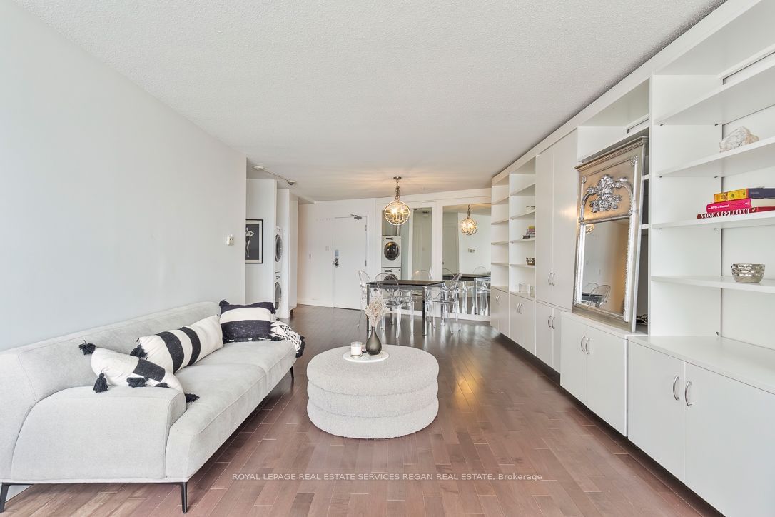 250 Queens Quay W, unit 1803 for rent