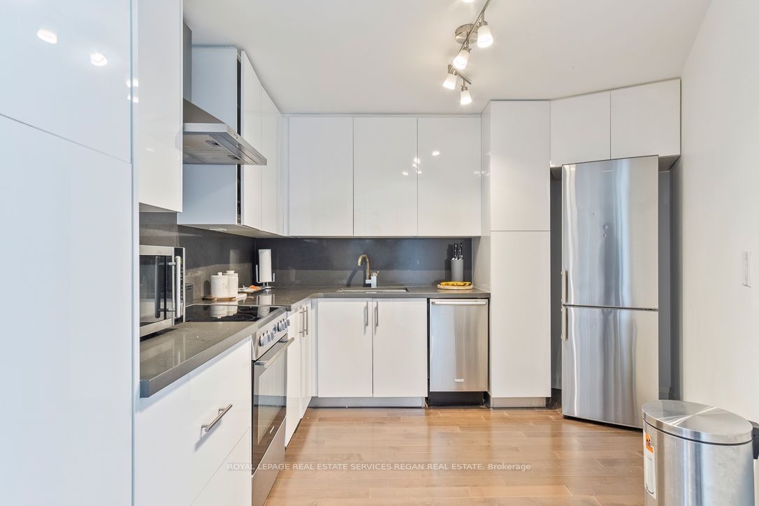 250 Queens Quay W, unit 1803 for rent