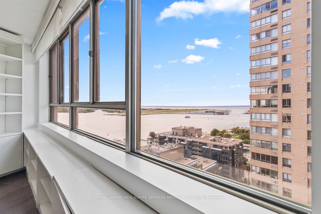 250 Queens Quay W, unit 1803 for rent