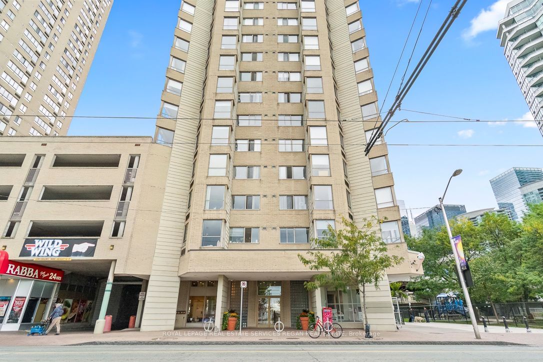 250 Queens Quay W, unit 1803 for rent