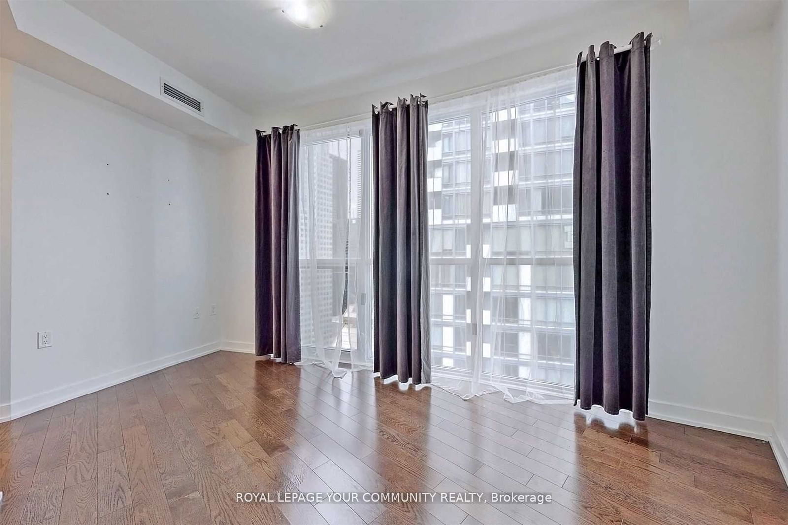 1 The Esplanade, unit 2804 for rent