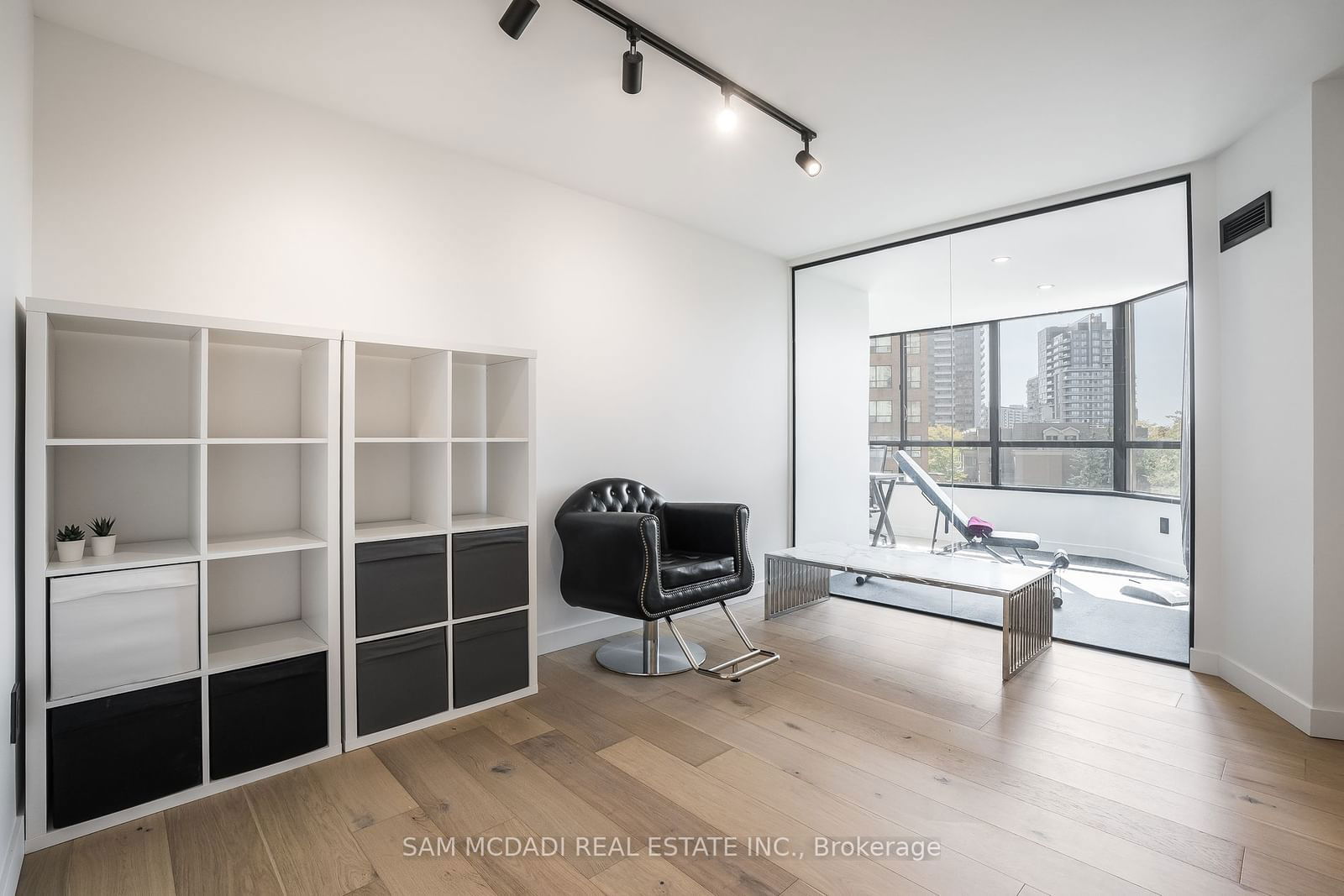 5444 Yonge St, unit 304 for sale