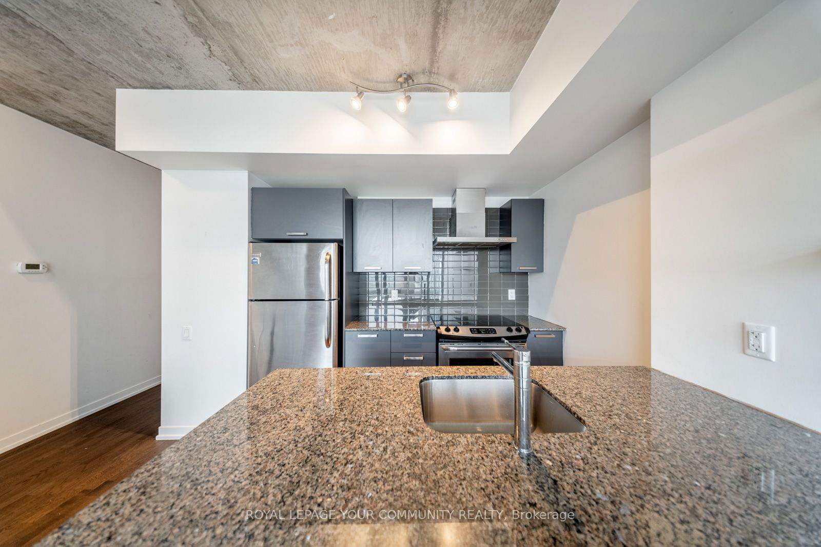 95 Bathurst St, unit 722 for sale