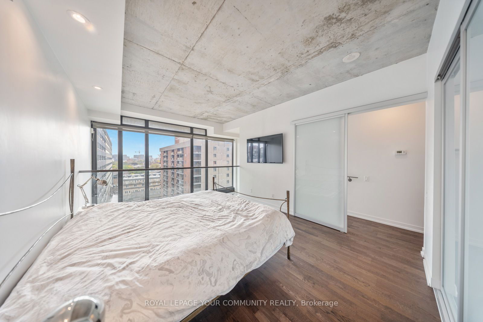 95 Bathurst St, unit 722 for sale