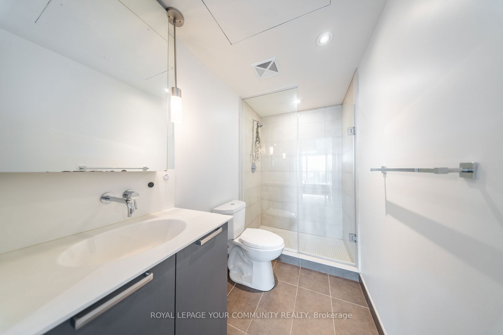 95 Bathurst St, unit 722 for sale