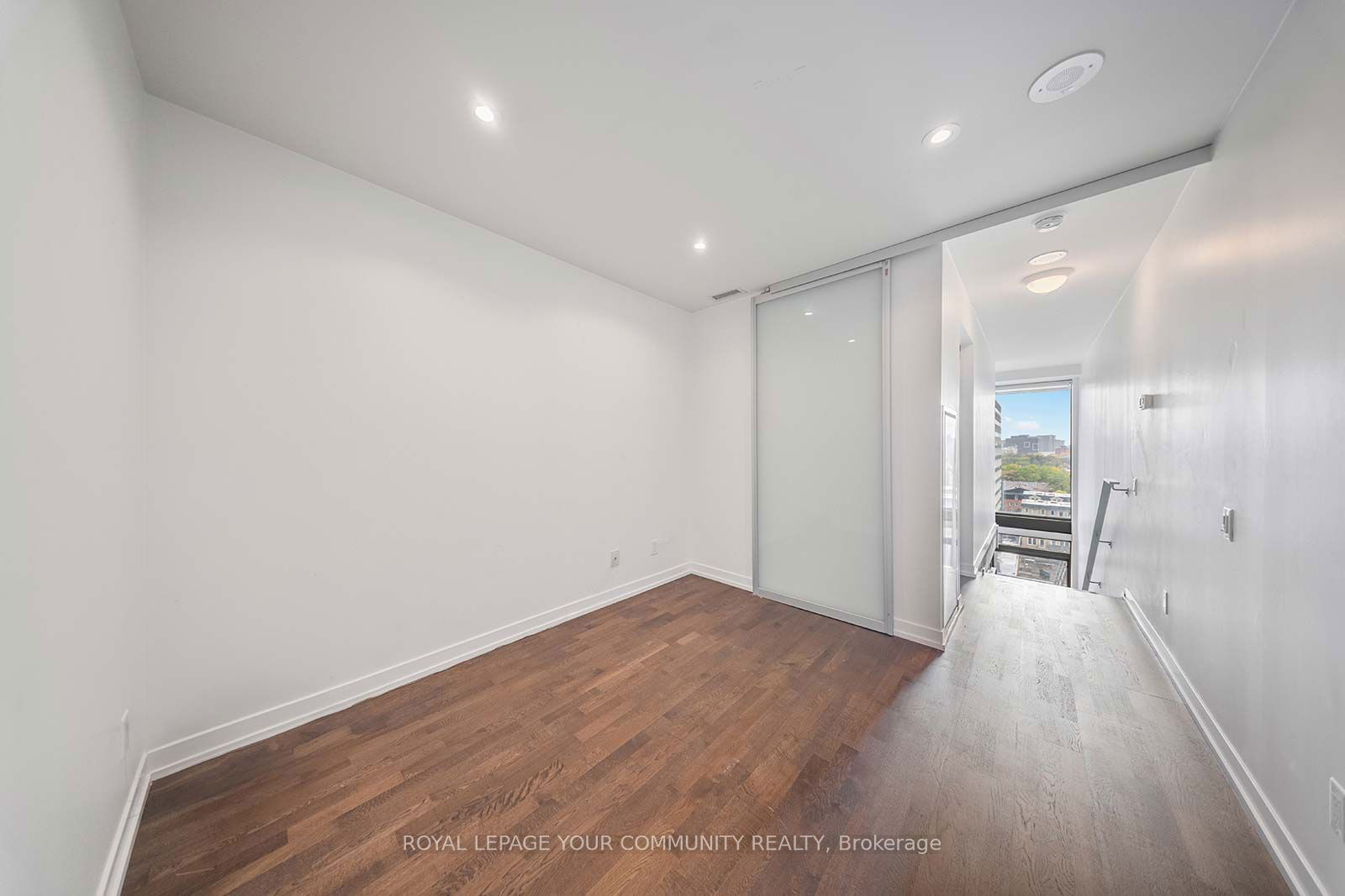 95 Bathurst St, unit 722 for sale